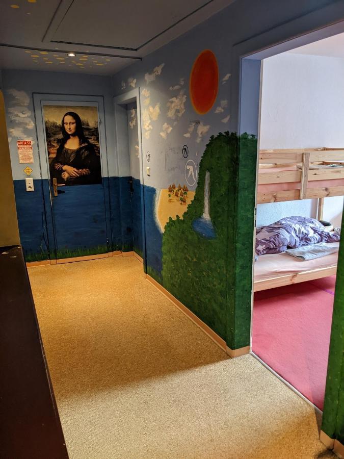 Monkey Factory - Mini Home-Stay Hostel Traben-Trarbach Exterior foto