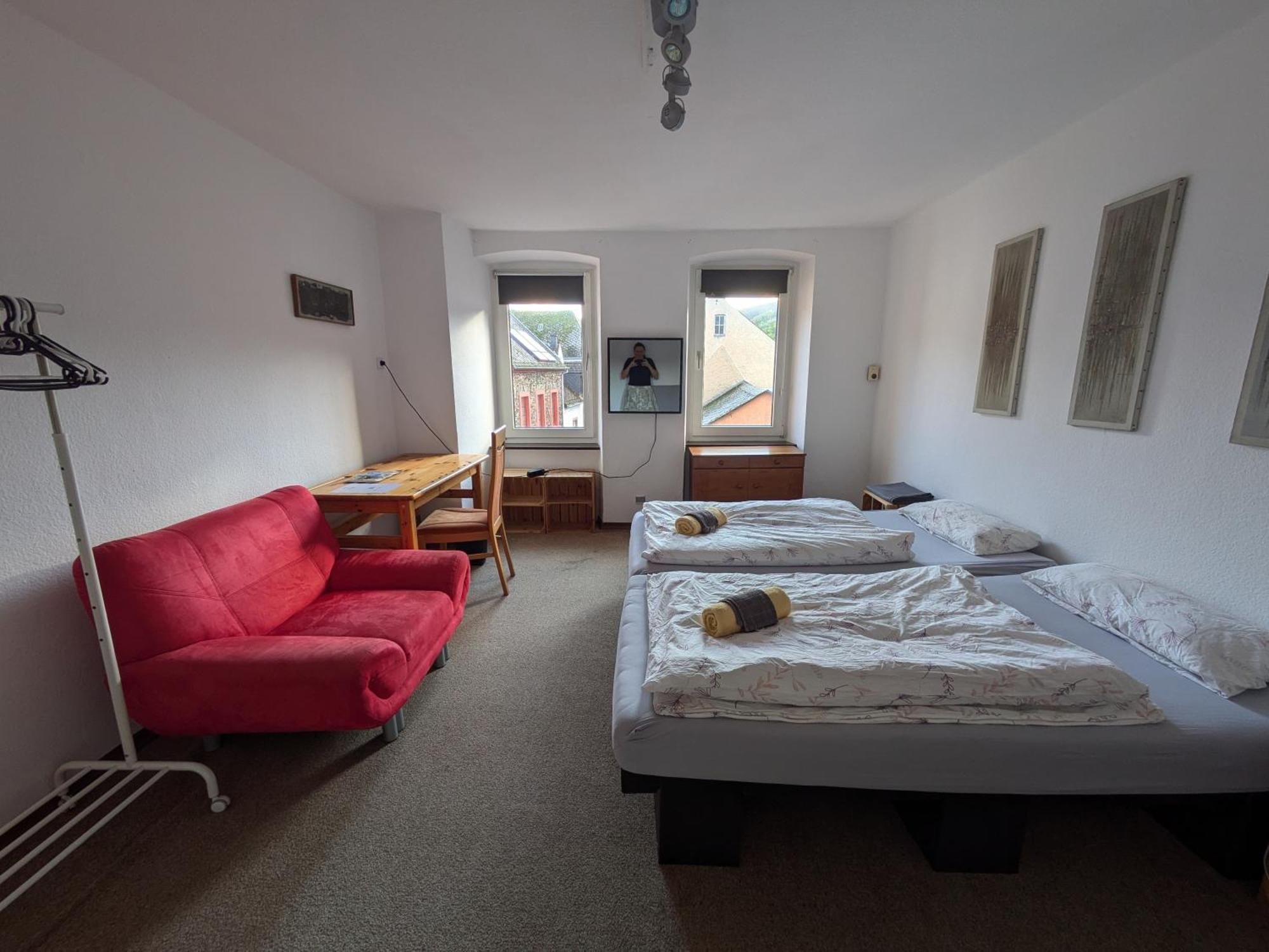 Monkey Factory - Mini Home-Stay Hostel Traben-Trarbach Quarto foto